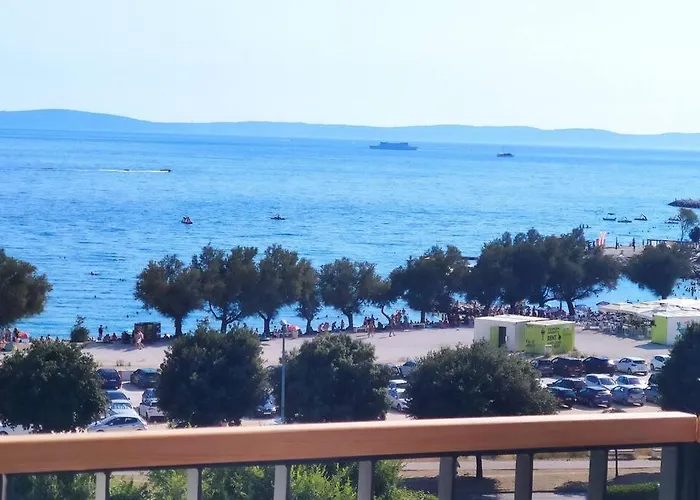Splendid Beach View Apartment