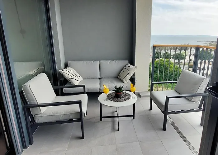 Splendid Beach View Apartment